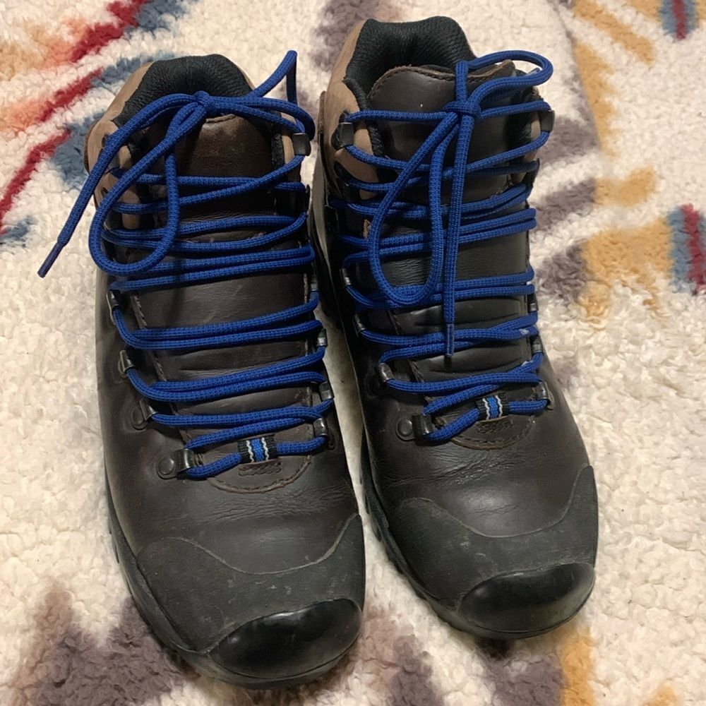 MERRELL, ladiess hiking, size 8, M2 SUPERLIGHT, great condition